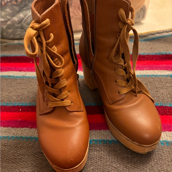 TODAY ONLY✨🤎 CHARLOTTE STONE LUGGAGE BROWN LINDY CLOG BOOT W/DUSTBAG 🤎 - Picture 10 of 13